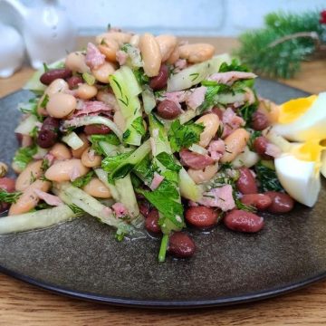 Салат с фасолью и колбасой Салат с фасолью и колбасой